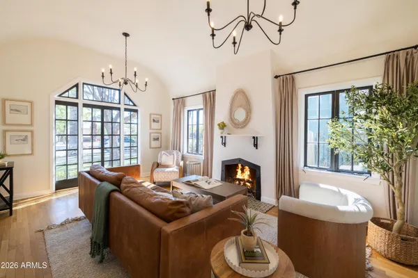 $1,000,000 | 330 West Almeria Road, Phoenix, AZ 85003