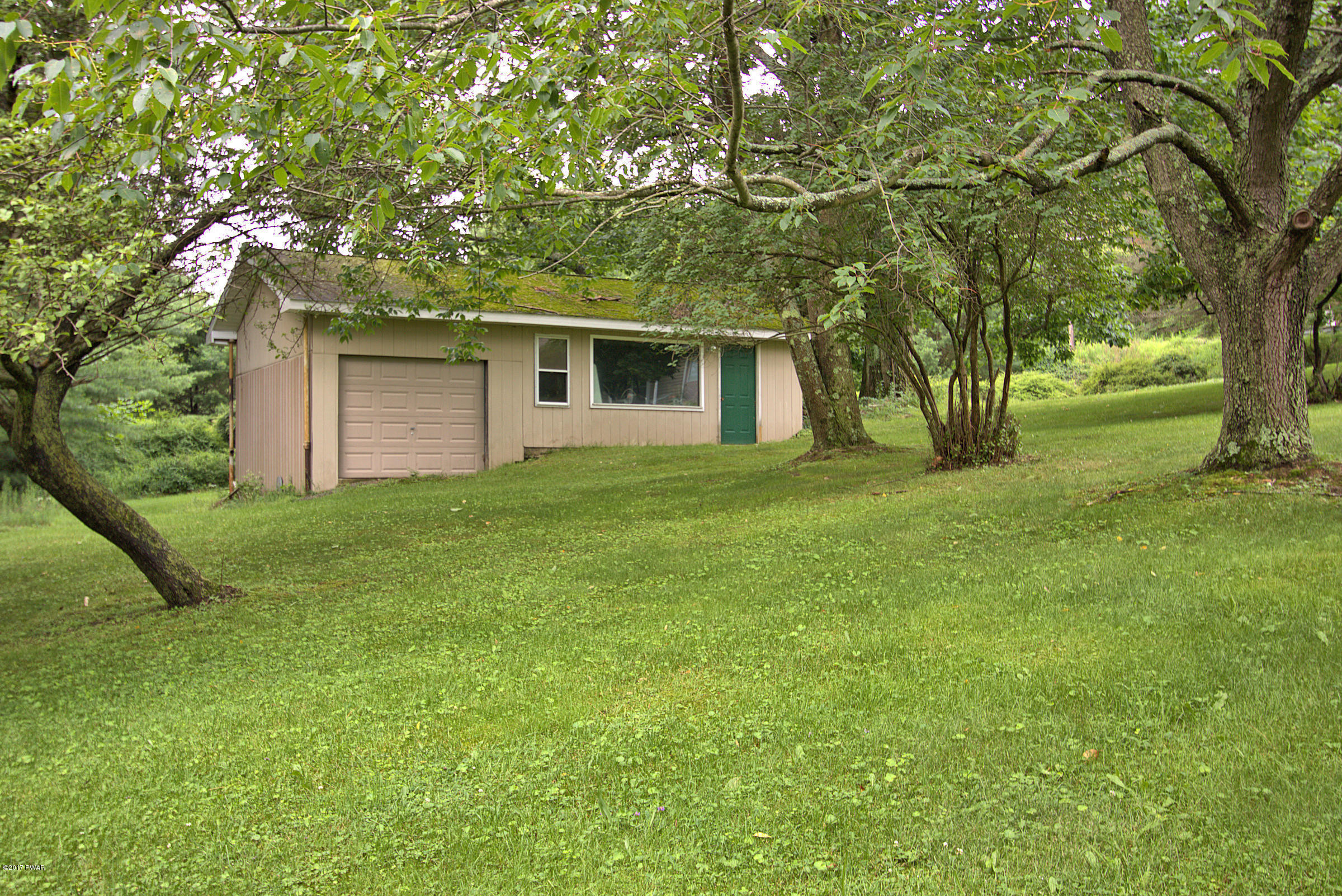 301 Gumbletown Road Tafton, PA 18464 - Photo 29 of 35