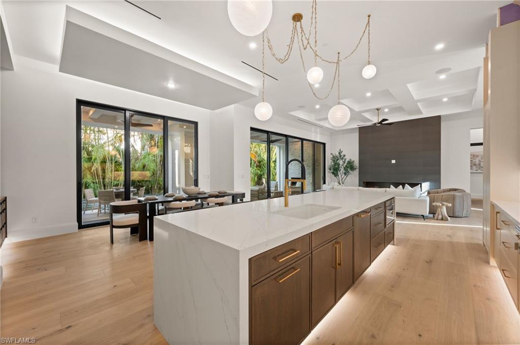3840 Crayton Road Naples, FL 34103 - Photo 13 of 42
