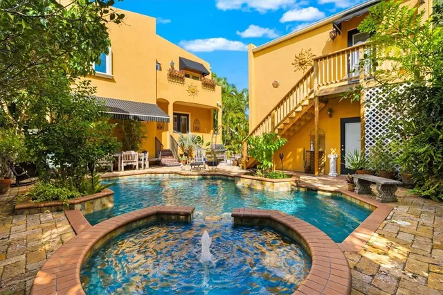 $2,400,000 | 1724 Cherry Lane, Sarasota, FL 34236