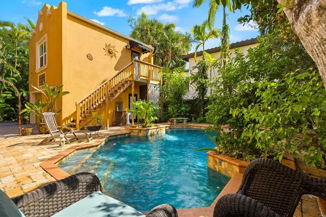 $2,400,000 | 1724 Cherry Lane, Sarasota, FL 34236