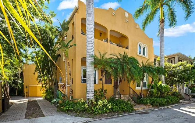 $2,400,000 | 1724 Cherry Lane, Sarasota, FL 34236