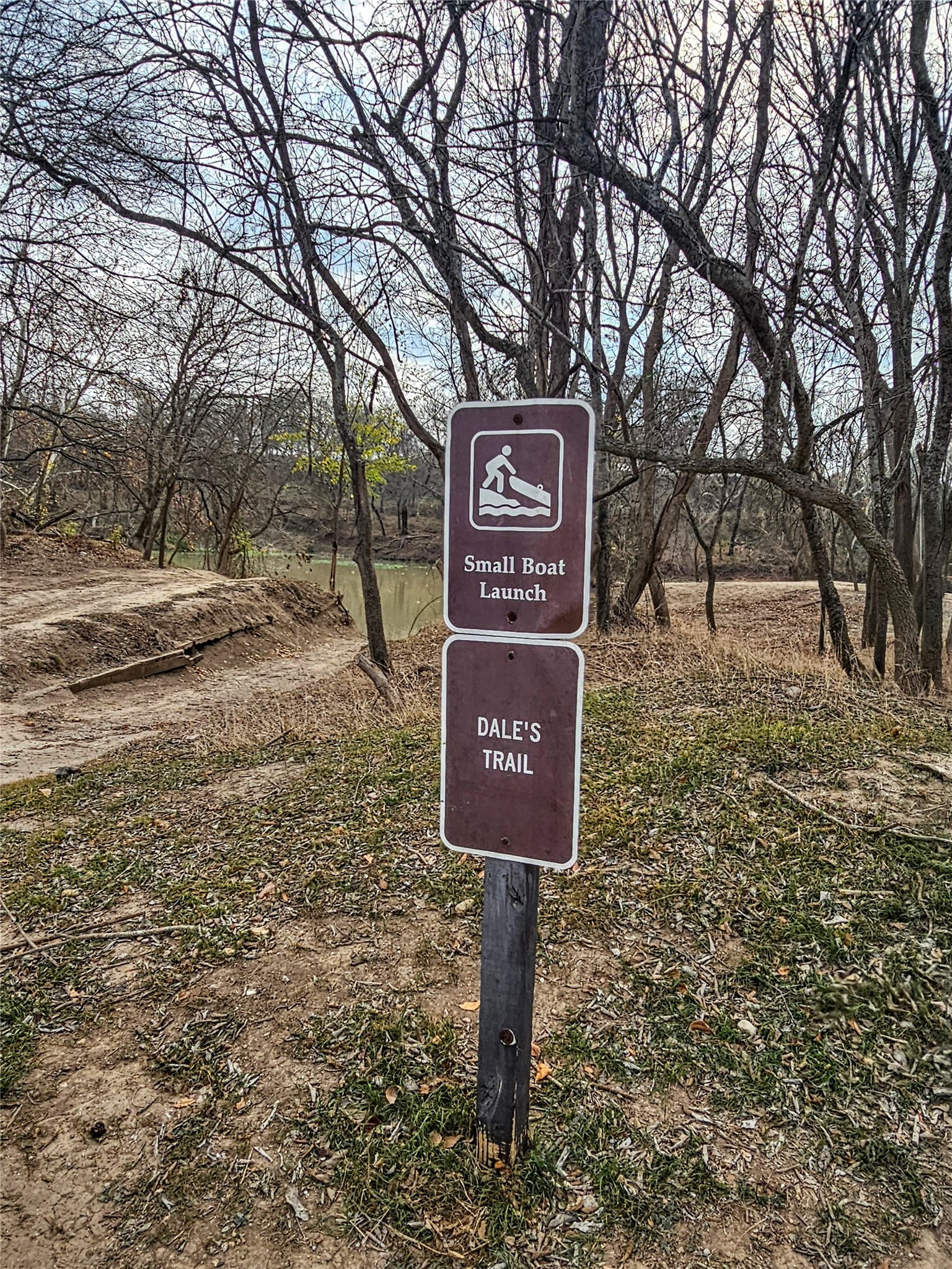 420 Riverside Drive Bastrop, TX 78602 - Photo 7 of 8 Exterior view