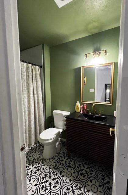 1802 Lewis Trail Grand Prairie, TX 75052 - Photo 9 of 13 Master Bathroom