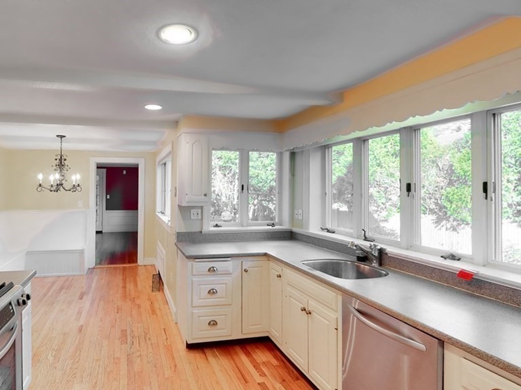 21 Hawthorne Road Swampscott, MA 01907 - Photo 12 of 32 Gallery Image 12
