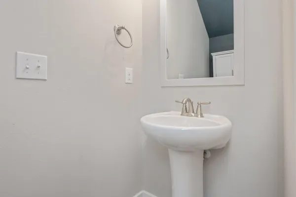 $1,700 | 157 North Sand Palm Road, Freeport, FL 32439