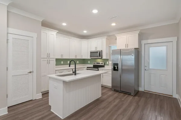 $1,700 | 157 North Sand Palm Road, Freeport, FL 32439