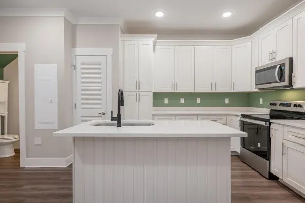 $1,700 | 157 North Sand Palm Road, Freeport, FL 32439