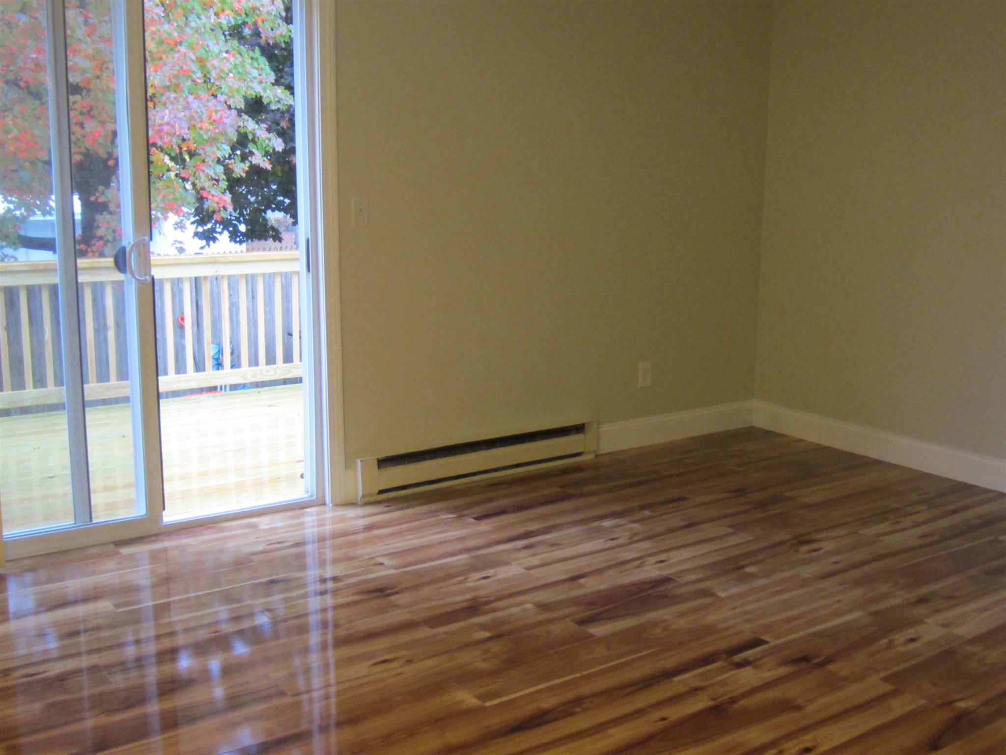 901 Mammoth Road, Unit 6 Manchester, NH 03104 - Photo 7 of 19