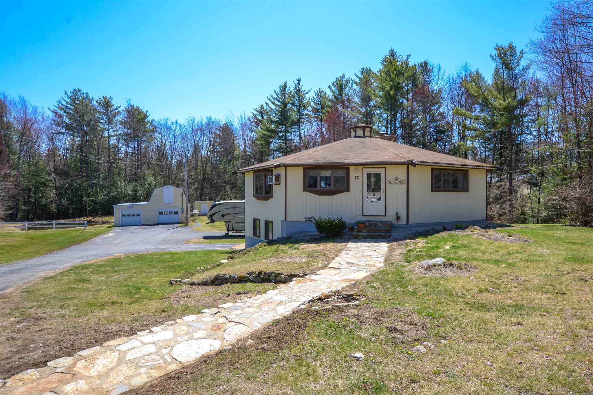22 Strafford Road Rochester, NH 03867 - Photo 3 of 39