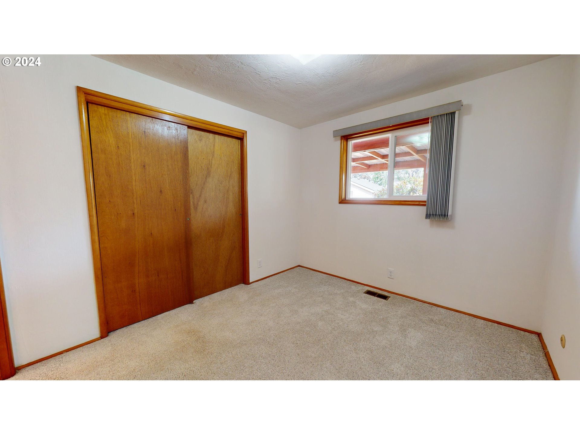 4675 Daisy Street Springfield, OR 97478 - Photo 18 of 43 a open space with a window