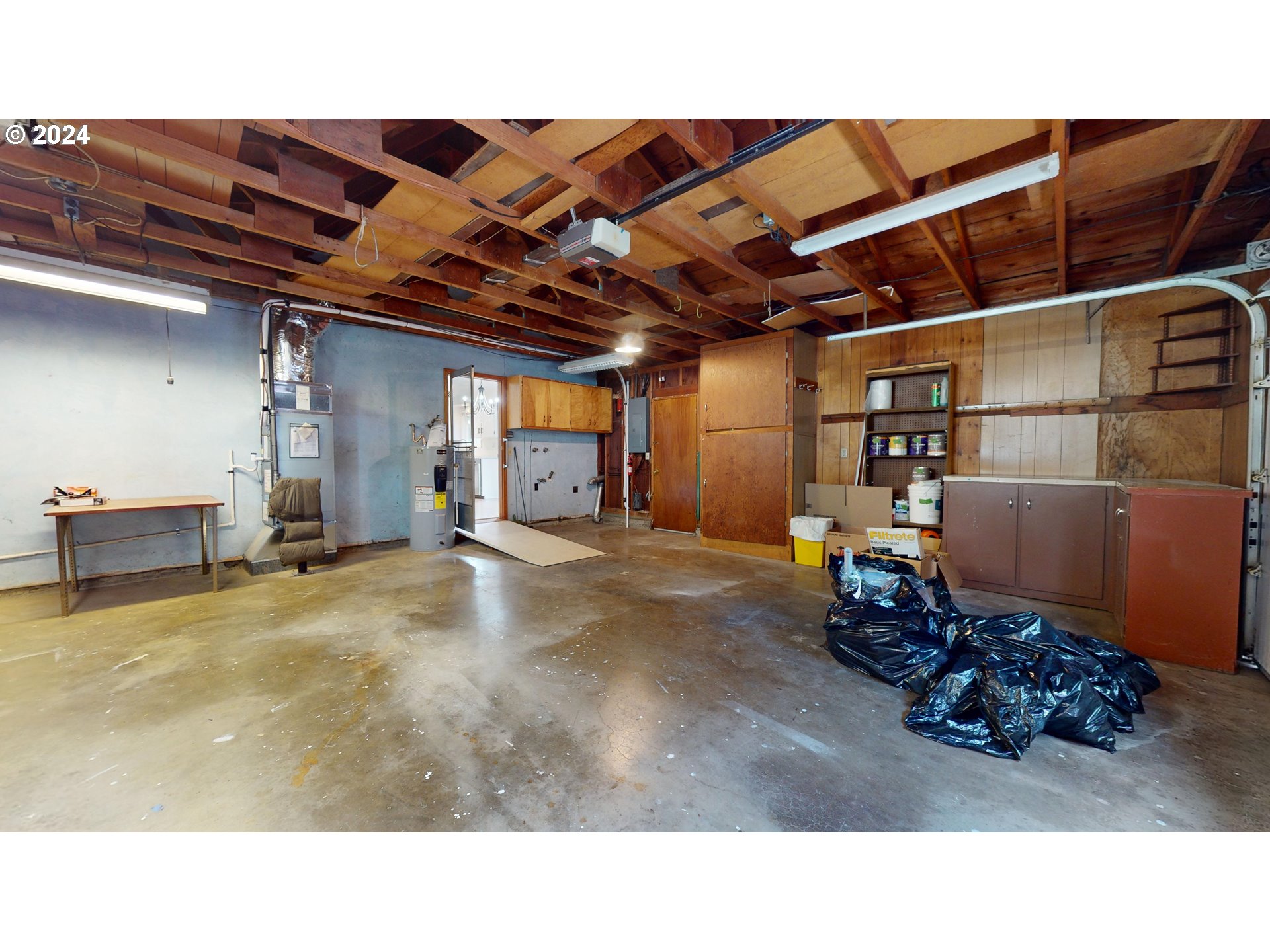 4675 Daisy Street Springfield, OR 97478 - Photo 29 of 43 a room with gym equipment