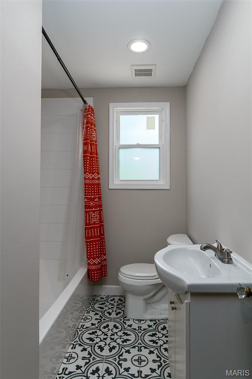 1375 South New Florissant Road Florissant, MO 63031 - Photo 14 of 22