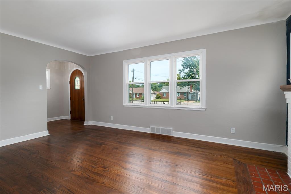 1375 South New Florissant Road Florissant, MO 63031 - Photo 5 of 22