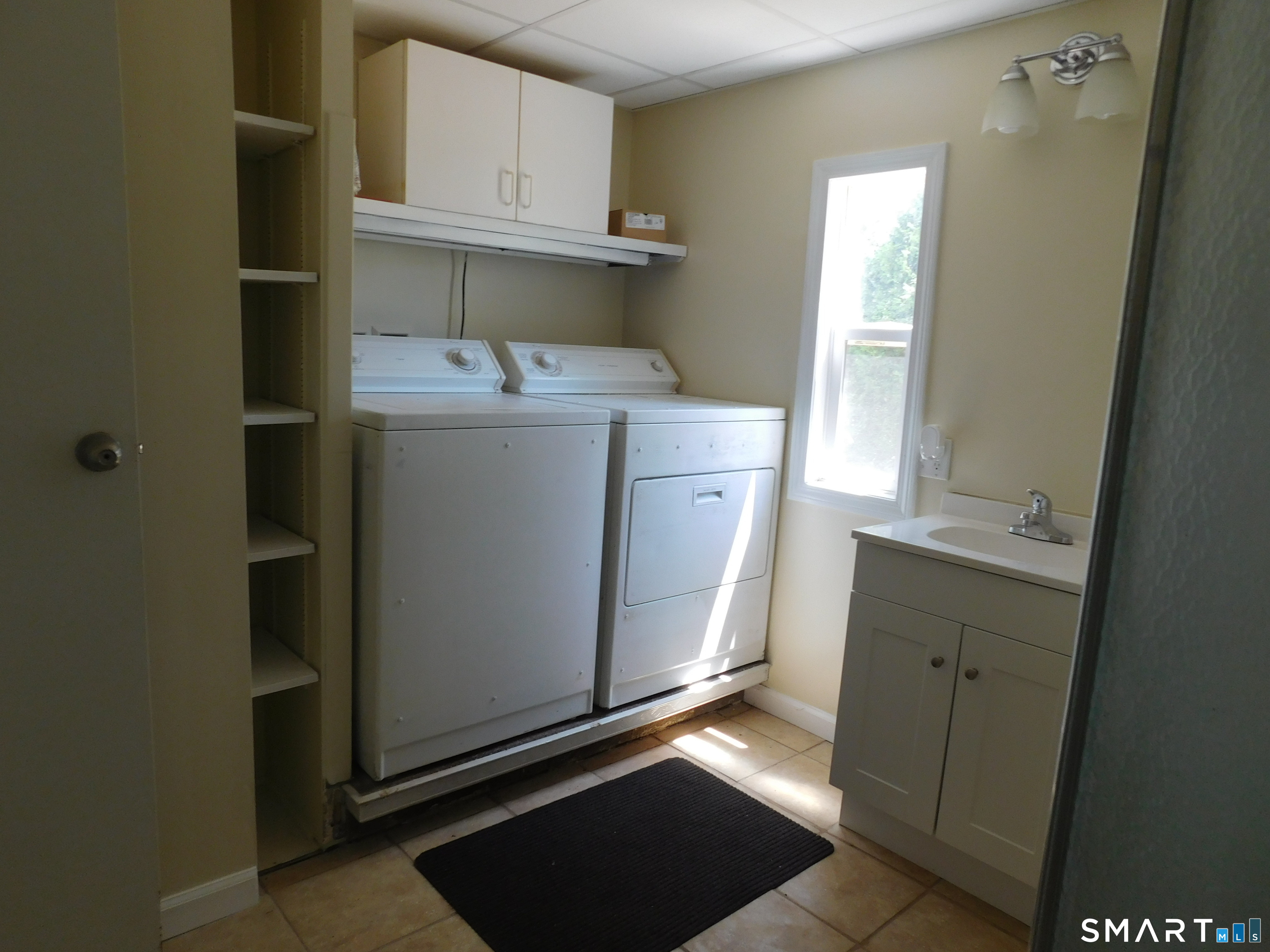 24 E Street Groton, CT 06340 - Photo 10 of 11