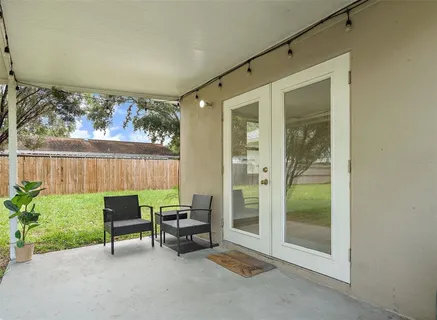 $415,000 | 5525 Pine Circle Northeast, St. Petersburg, FL 33703