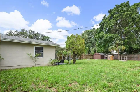 $415,000 | 5525 Pine Circle Northeast, St. Petersburg, FL 33703