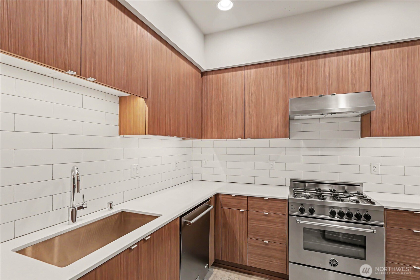 3810 California Avenue Southwest, Unit B Seattle, WA 98116 - Photo 9 of 26