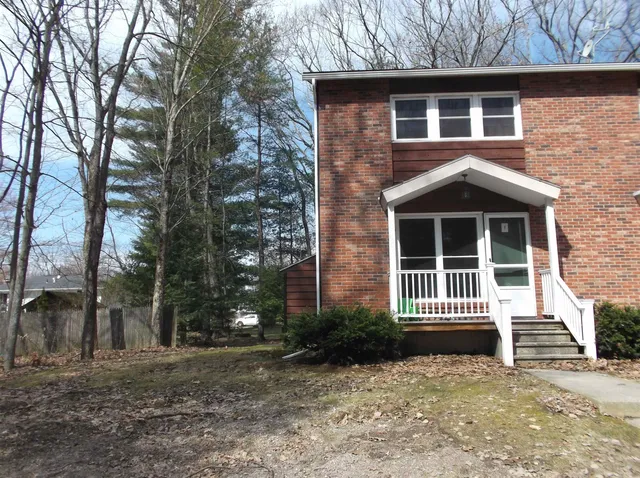 $1,900 | 124-2 Sand Hill Road, Essex, VT 05452