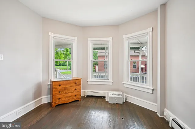 a view of walk in closet