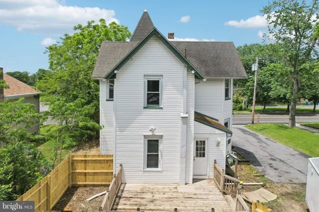 $3,300 | 134 South Main Street, Glassboro, NJ 08028