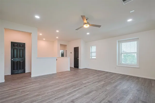 $2,800 | 3215 Laurel Bend Lane, Pearland, TX 77584