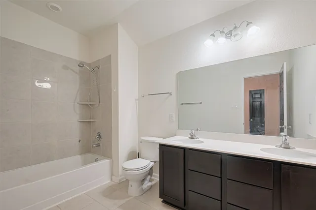 $2,800 | 3215 Laurel Bend Lane, Pearland, TX 77584