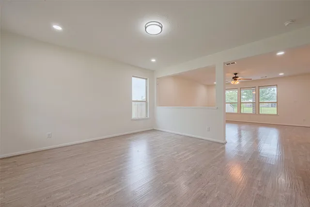 $2,800 | 3215 Laurel Bend Lane, Pearland, TX 77584