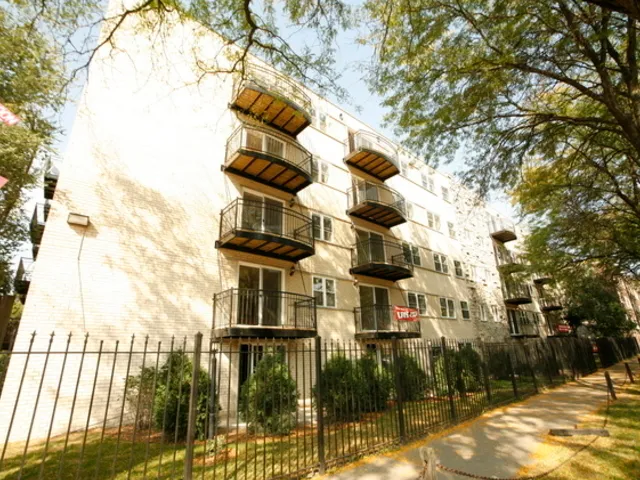 $1,250 | 6954 North Greenview Avenue, Unit 100, Chicago, IL 60626