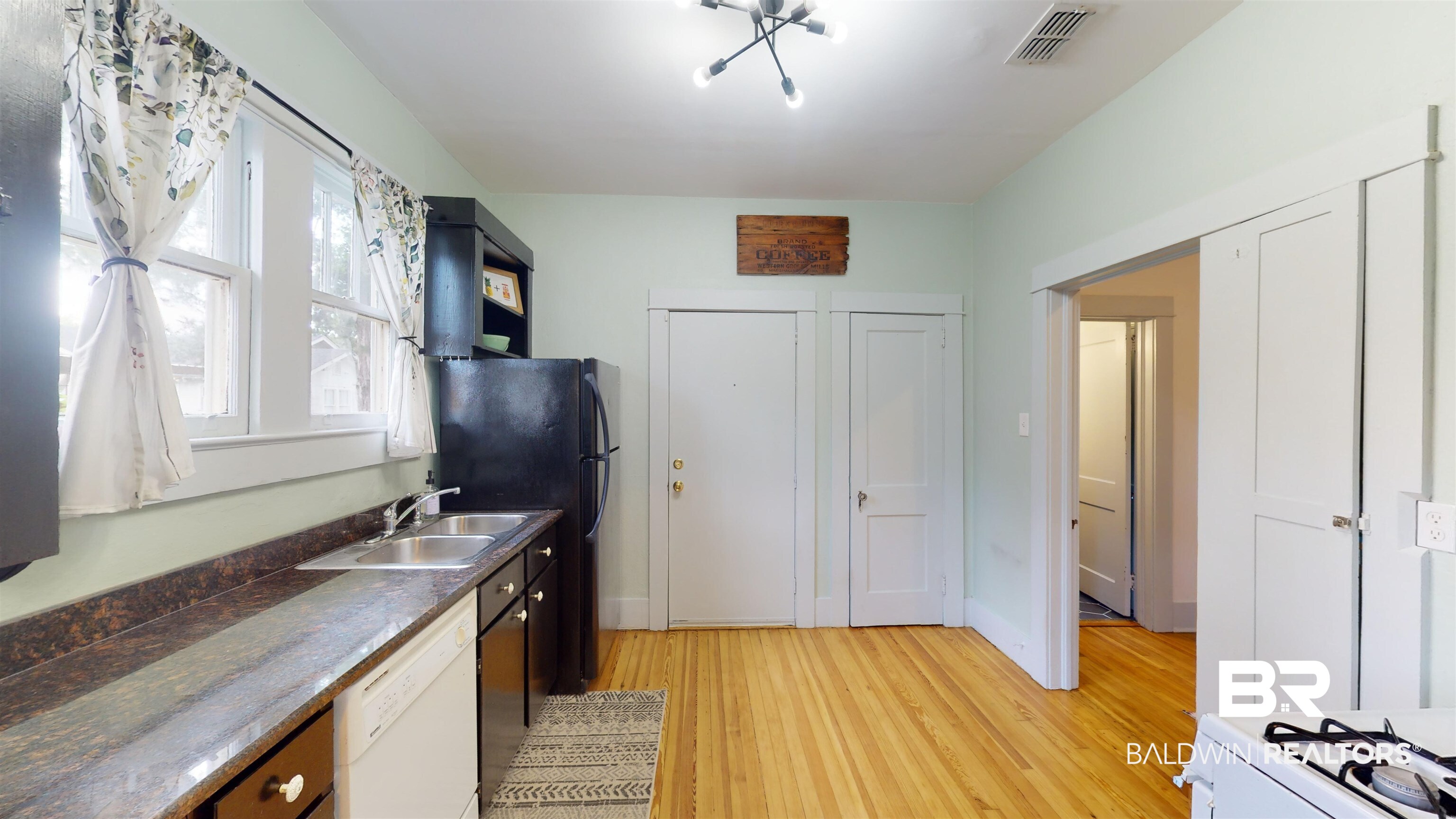 255 Crenshaw Street Mobile, AL 36606 - Photo 10 of 22