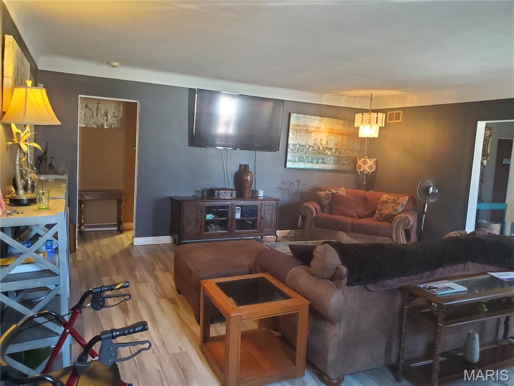 861 Pershing Street East St. Louis, IL 62203 - Photo 2 of 58