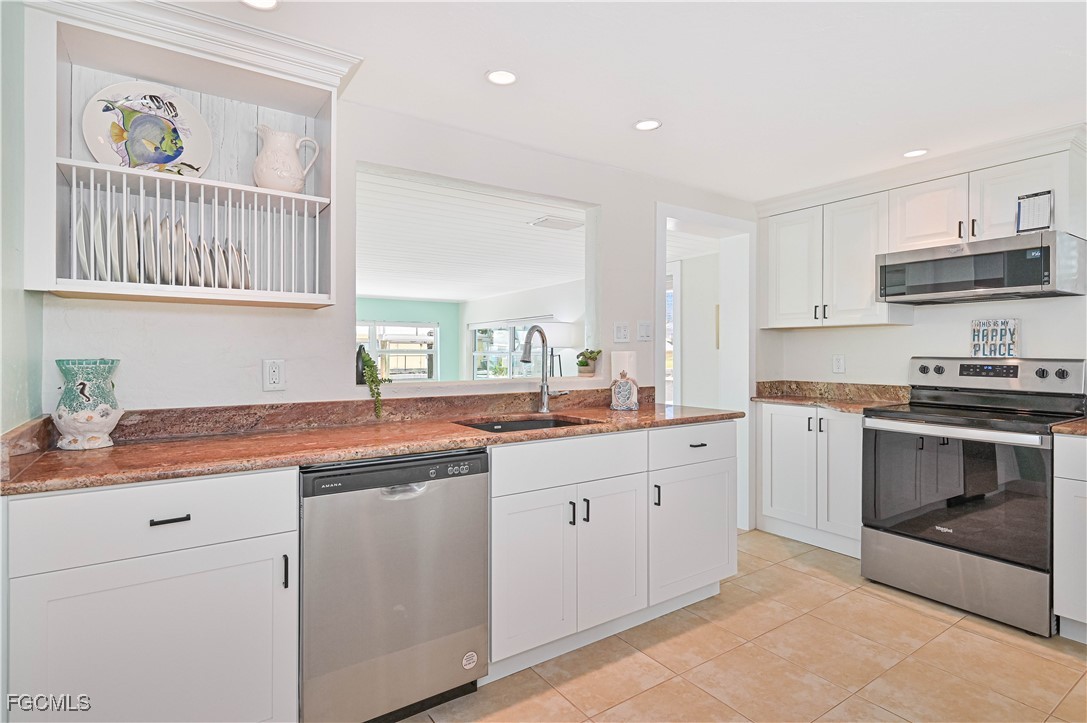 2500 Harbor View Drive Matlacha, FL 33993 - Photo 21 of 37