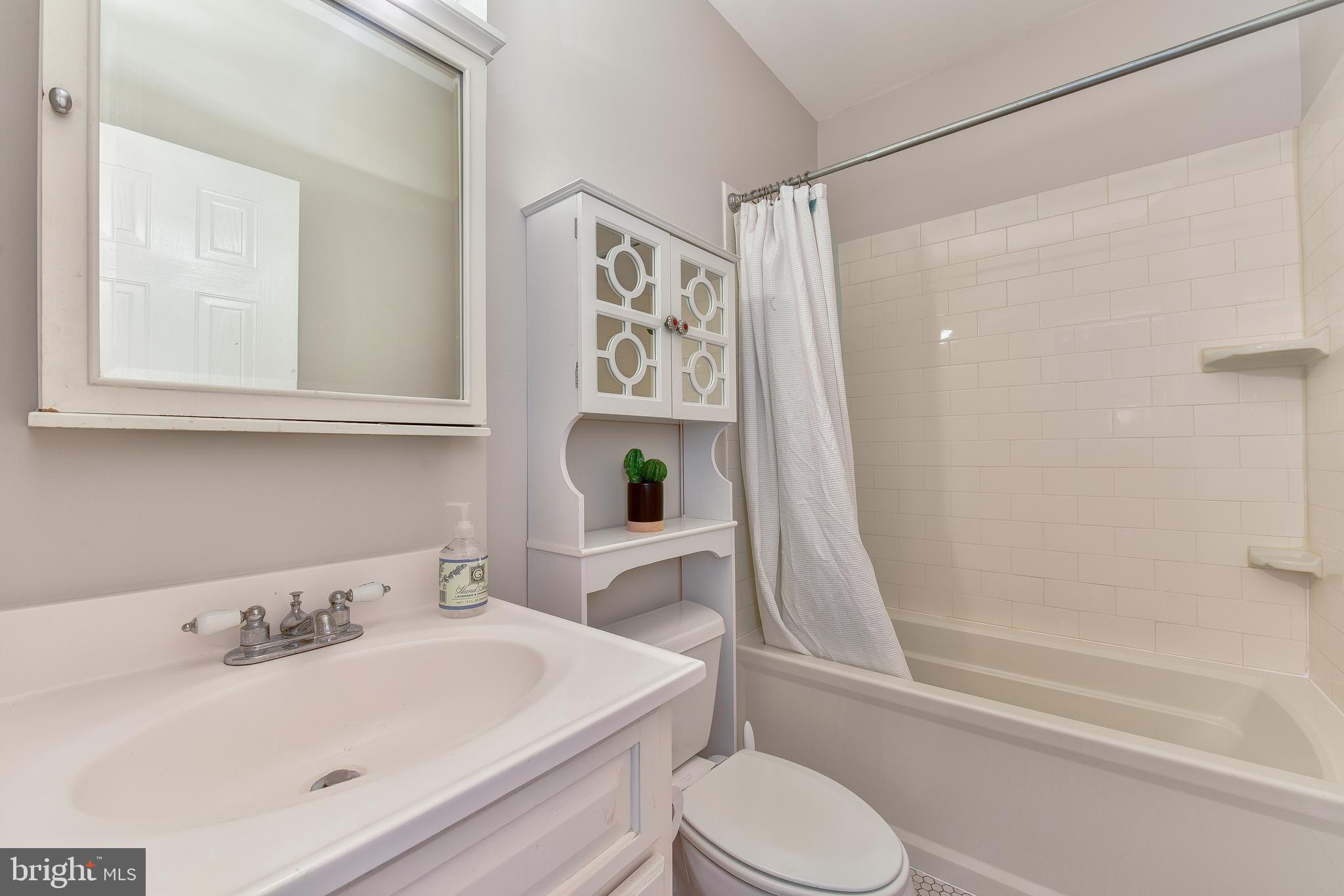 2000 16th Street Northwest, Unit 605 Washington, DC 20009 - Photo 14 of 20