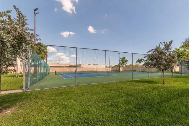 a view of yard and entertaining space