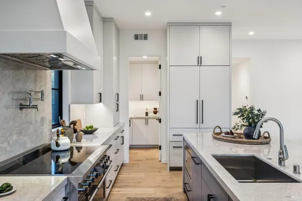 $4,995,000 | 33 Fawn Drive, San Anselmo, CA 94960