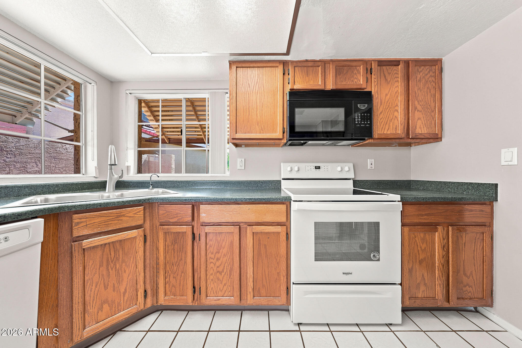 2059 East Brown Road, Unit 16 Mesa, AZ 85213 - Photo 7 of 33 Kitchen