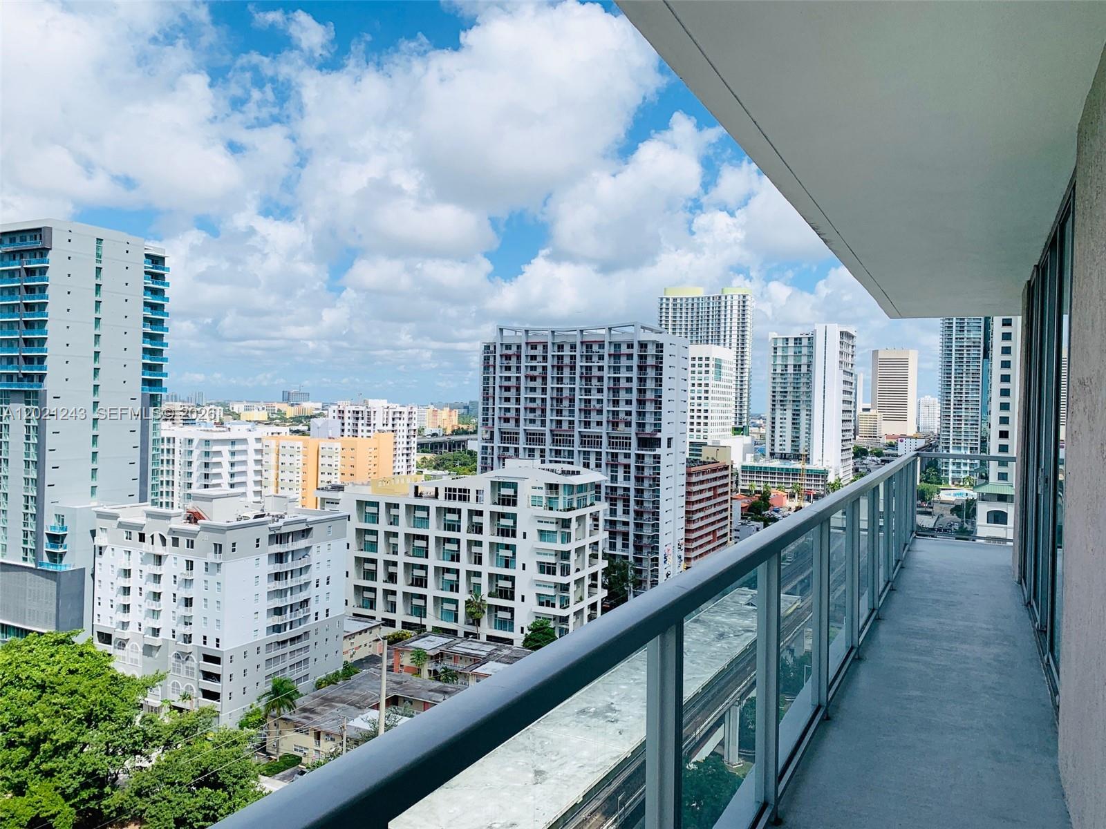 79 Southwest 12th Street, Unit 2012S Miami, FL 33130 - Photo 5 of 6