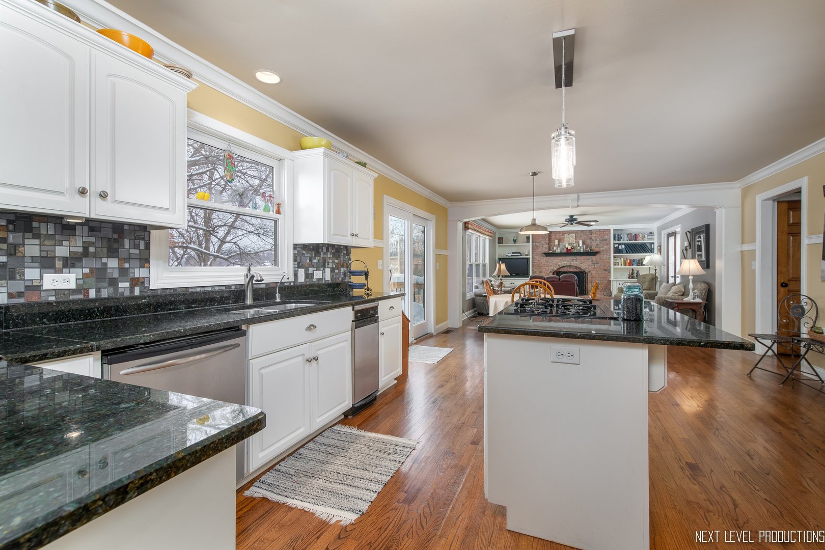 39W184 Woodgate Road St. Charles, IL 60175 - Photo 11 of 30