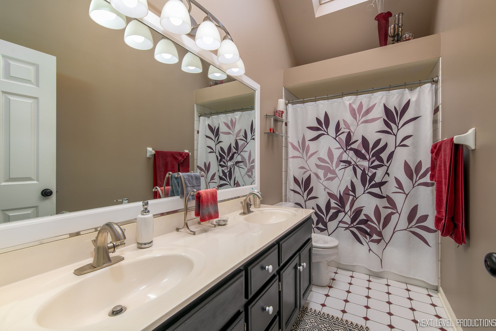 39W184 Woodgate Road St. Charles, IL 60175 - Photo 25 of 30