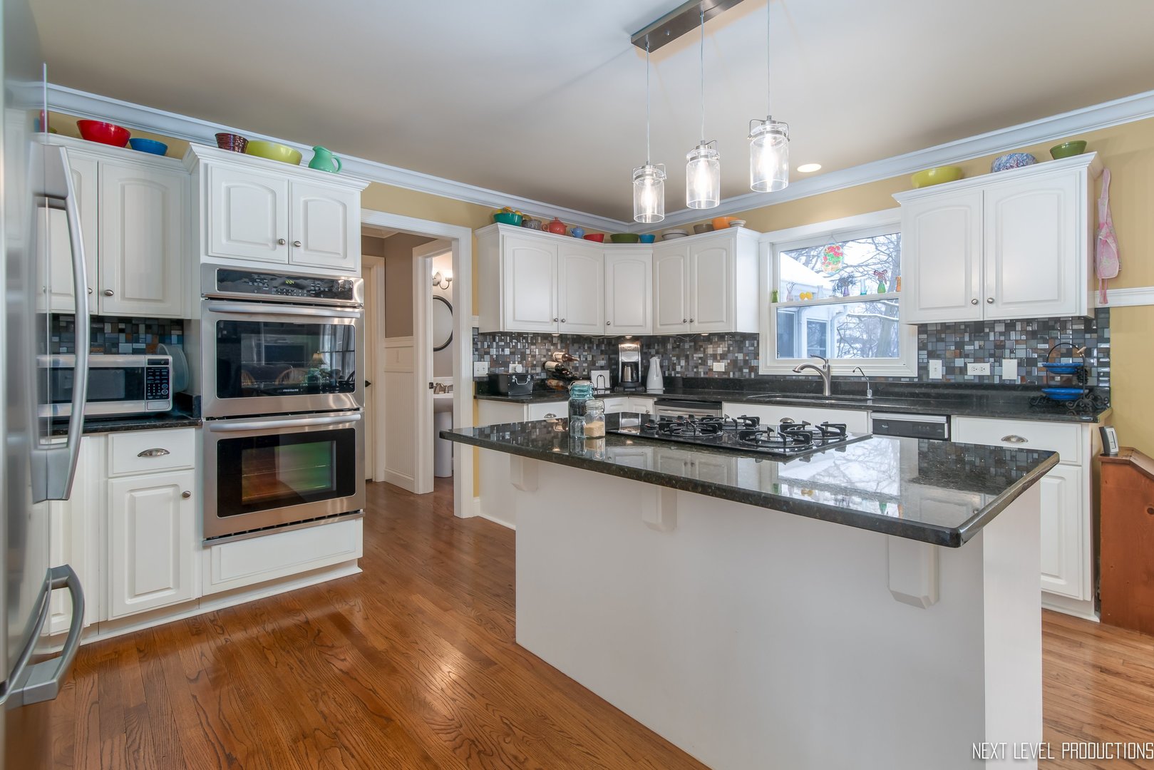 39W184 Woodgate Road St. Charles, IL 60175 - Photo 9 of 30