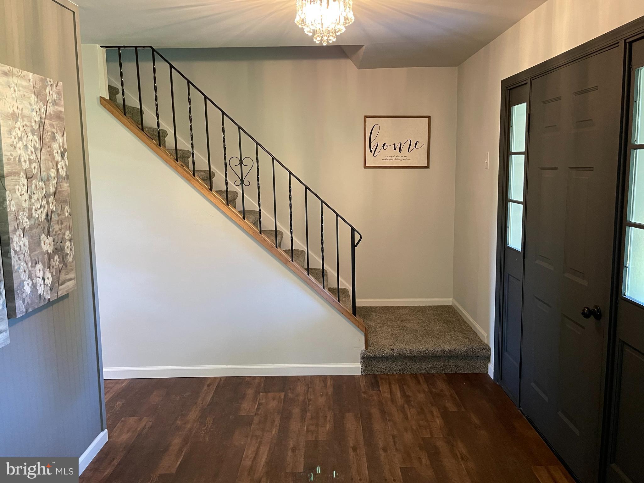 1880 Temple Road Pottstown, PA 19465 - Photo 6 of 25 Foyer