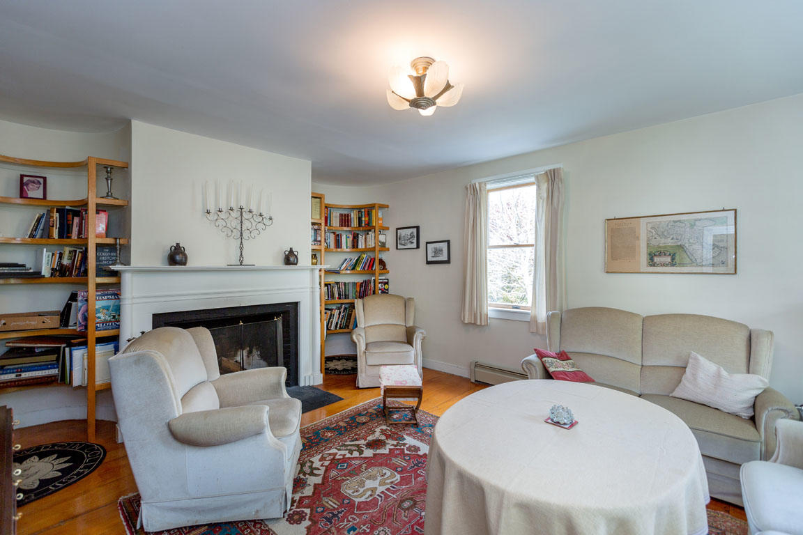 44 Raymond Road Brunswick, ME 04011 - Photo 18 of 30 44 Raymond lvng rm 2