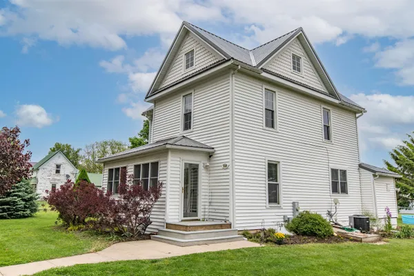 $299,000 | 210 Commerce Street, Rewey, WI 53580