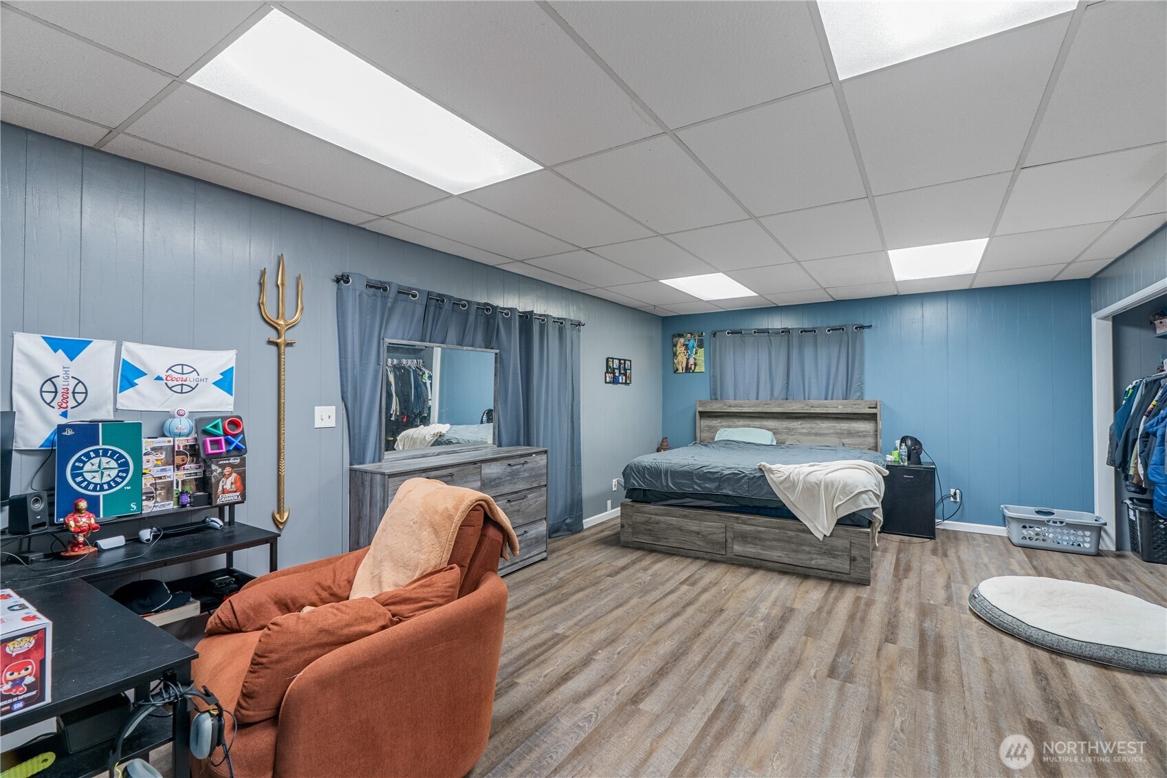 619 Spruce Street Hoquiam, WA 98550 - Photo 16 of 30 a bedroom with furniture and a bed