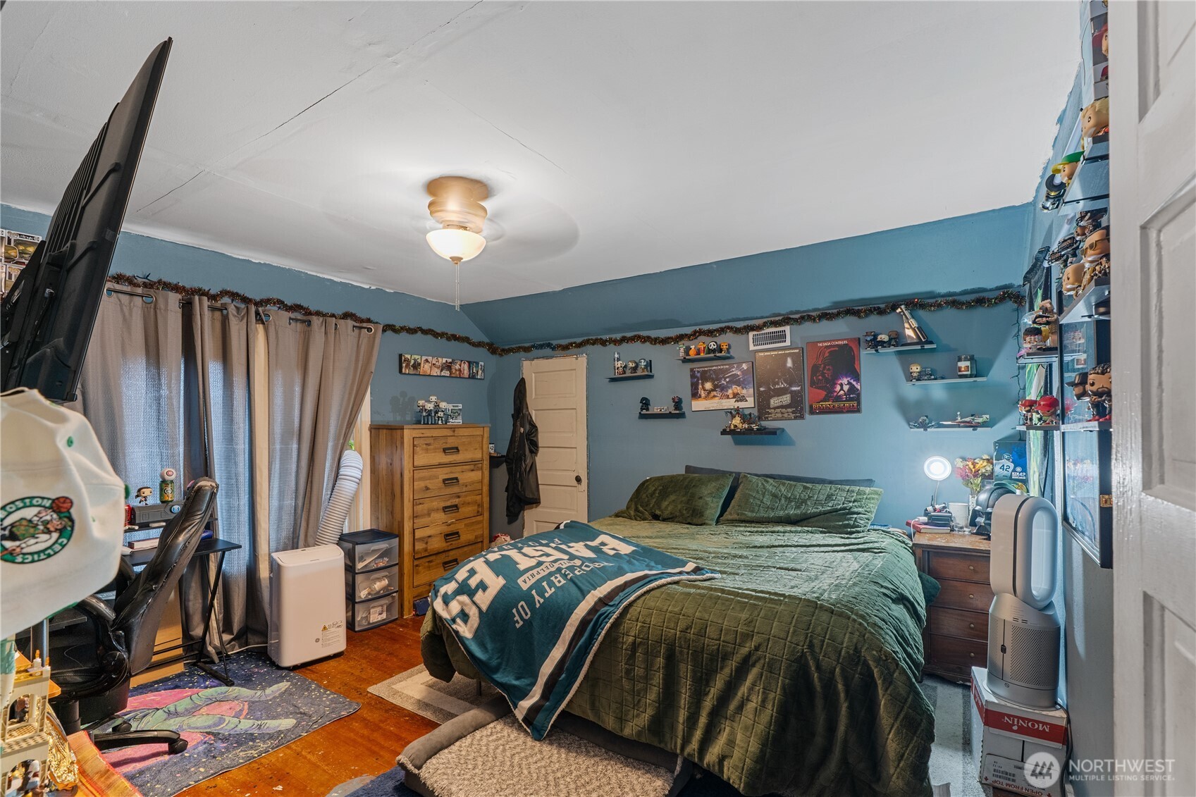 619 Spruce Street Hoquiam, WA 98550 - Photo 19 of 30 a bedroom with a bed and a window