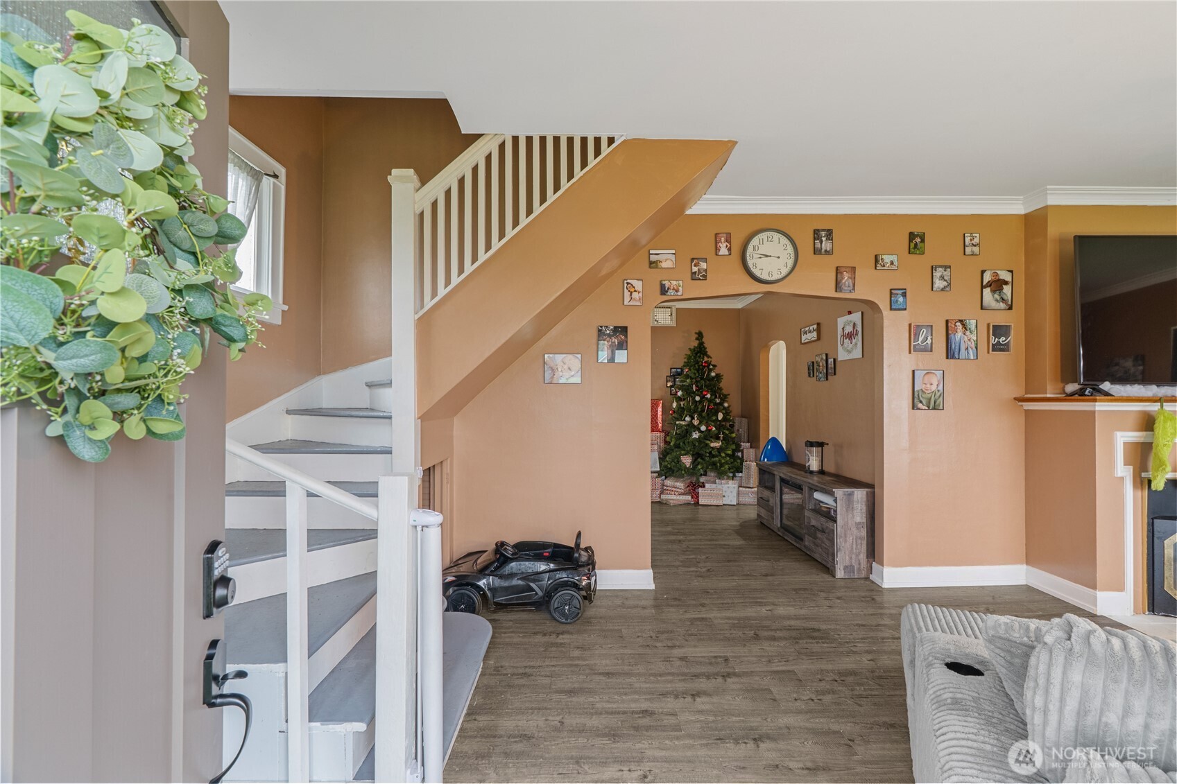 619 Spruce Street Hoquiam, WA 98550 - Photo 2 of 30 a view of entryway and hall with wooden floor