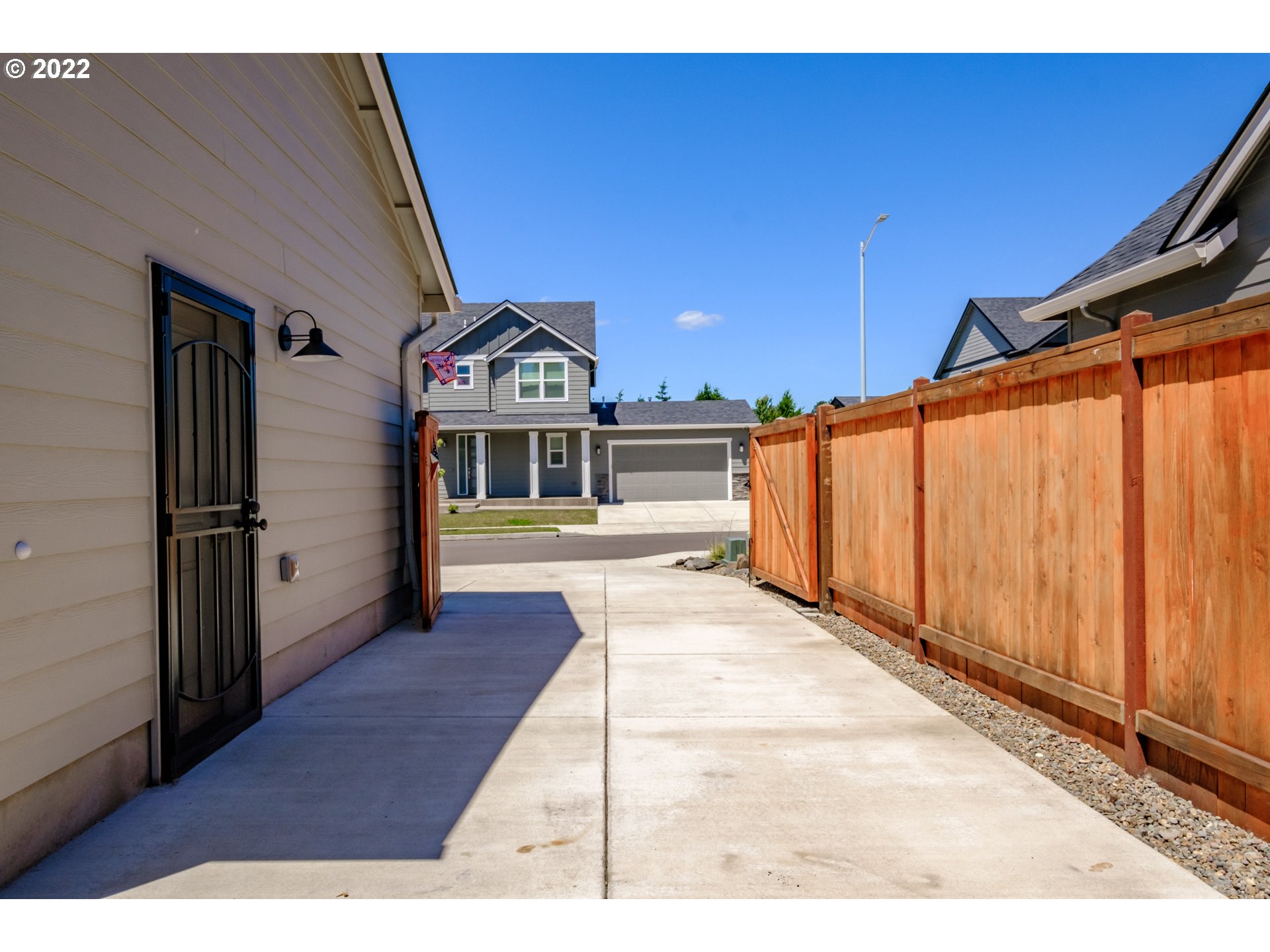 4211 Horace Street Springfield, OR 97478 - Photo 3 of 32 Gallery Image 3