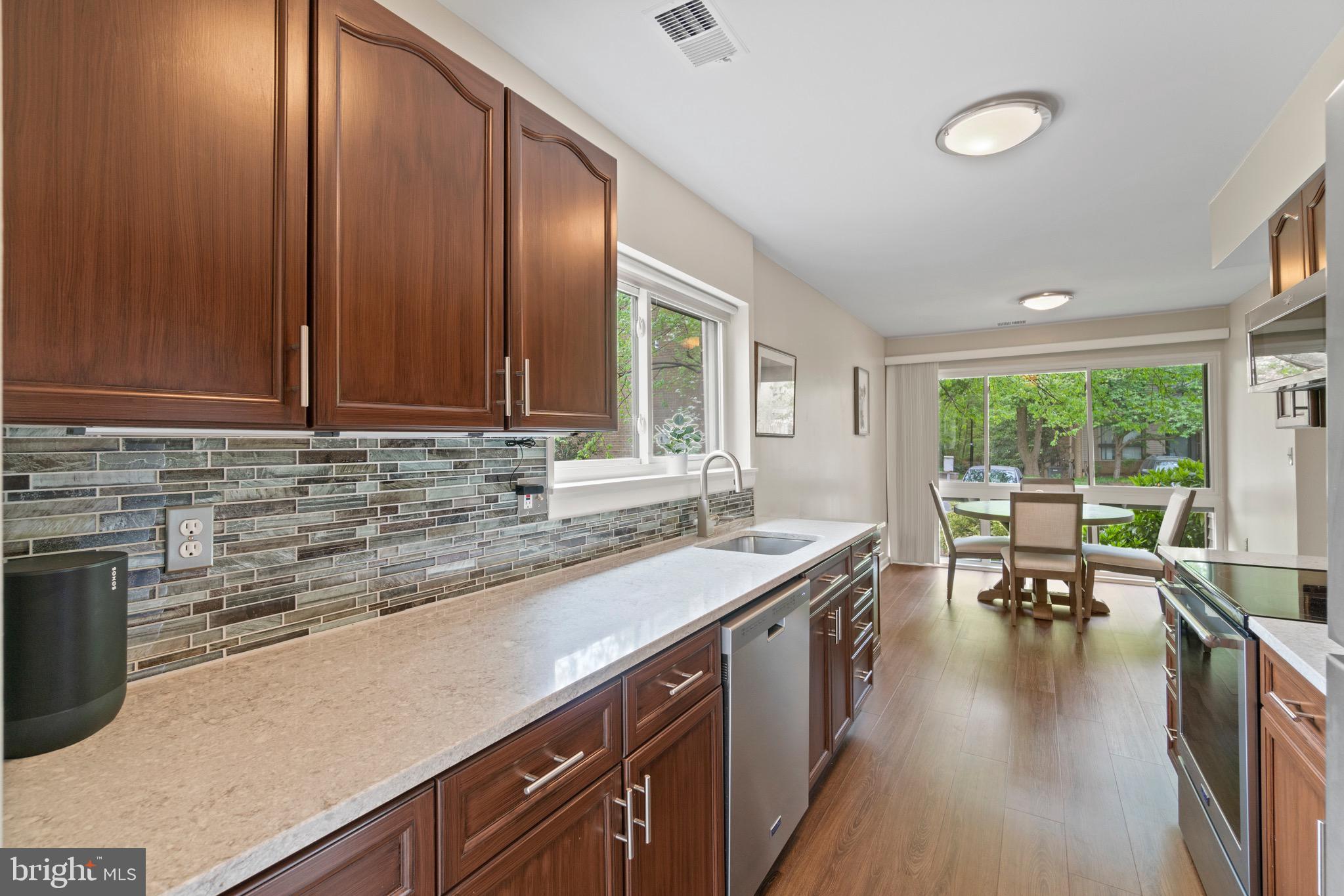 11608 Windbluff Court, Unit 7B2 Reston, VA 20191 - Photo 14 of 39 Kitchen