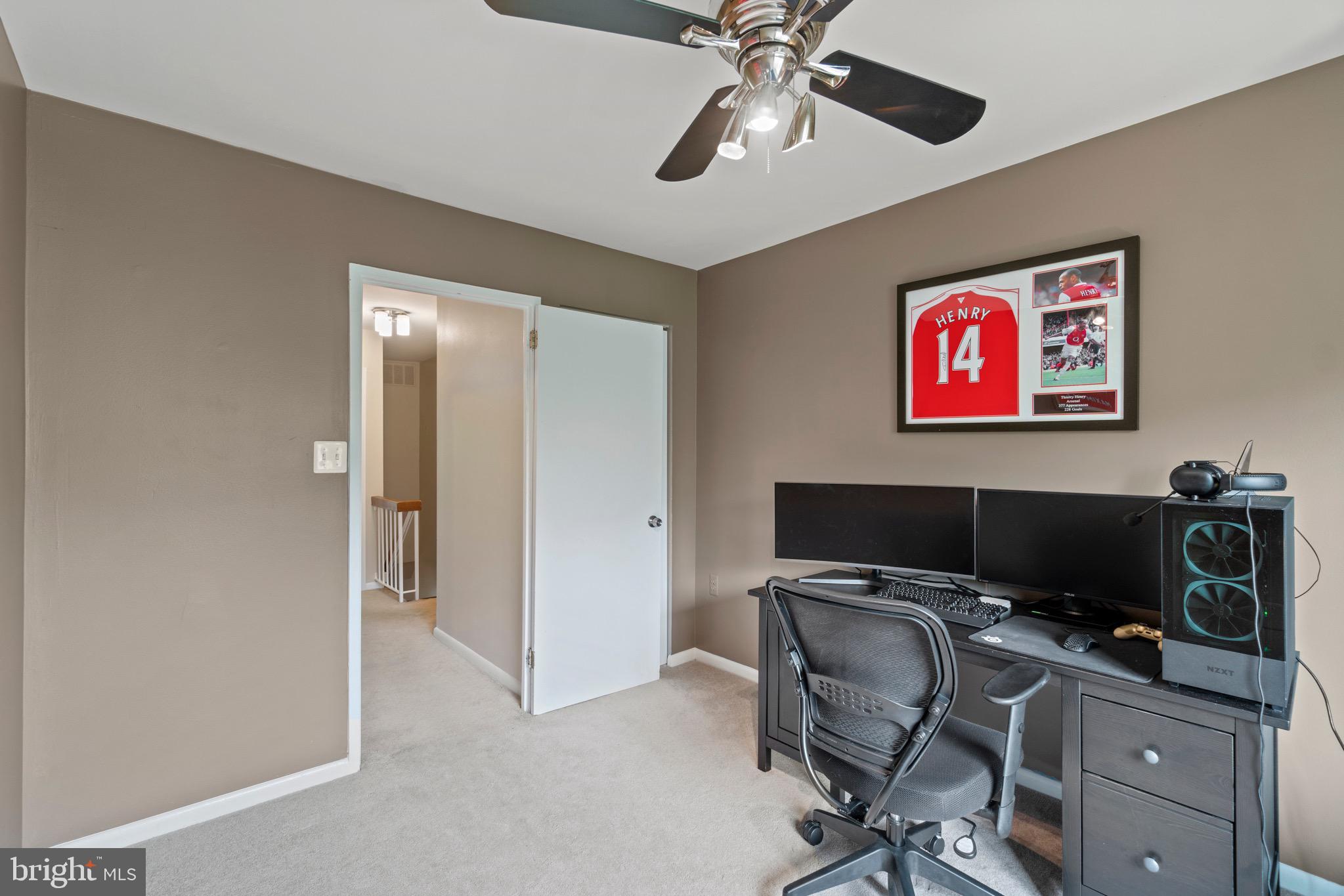 11608 Windbluff Court, Unit 7B2 Reston, VA 20191 - Photo 29 of 39 Bedroom