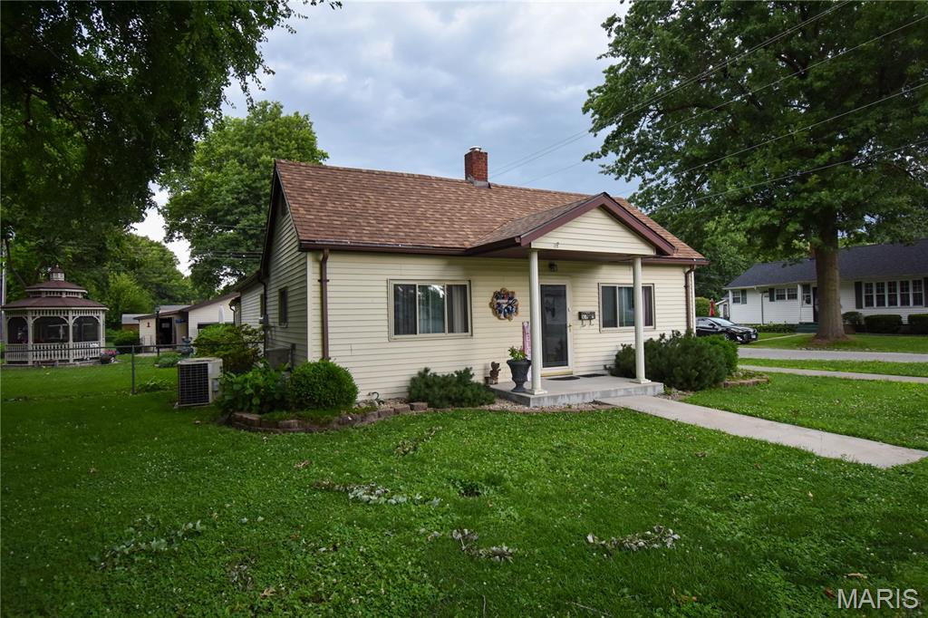 301 West 3rd N Street Mount Olive, IL 62069 - Photo 1 of 25